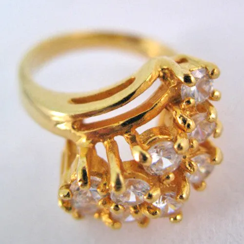 Womens Yellow GOLD Tone RING size 5 Crystal Glass Stones CLUSTER Stone Jewelries